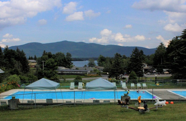 Hill View Motel and Cottages