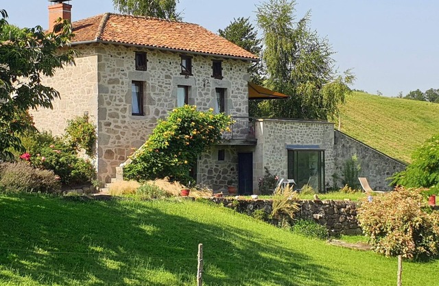 Hilltop Haven in Parlan