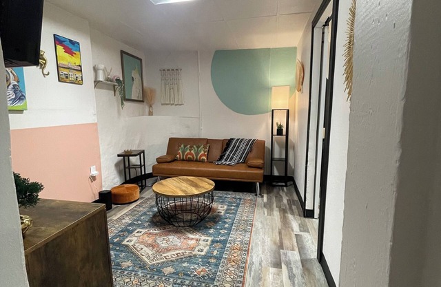 Hilltop Hideaway- Downtown El Paso area/5 minutes to downtown