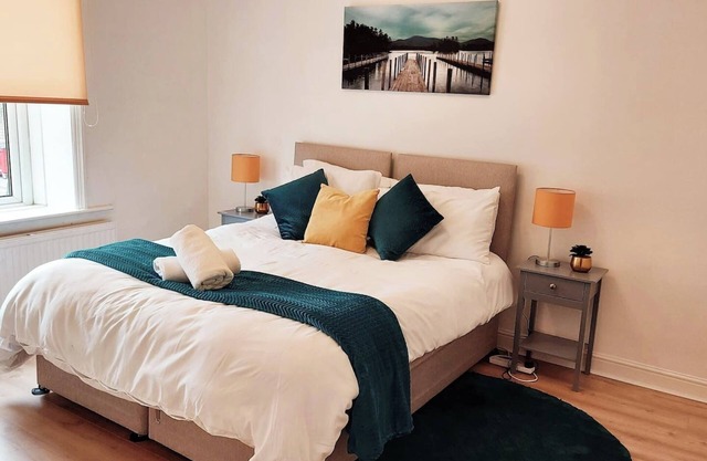 HILLTOP PLACE SUITES: near City Centre