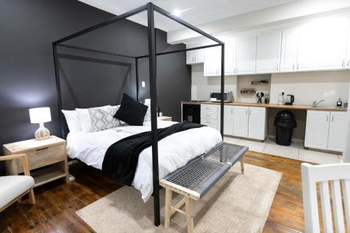 Hilton Avenue Retreat