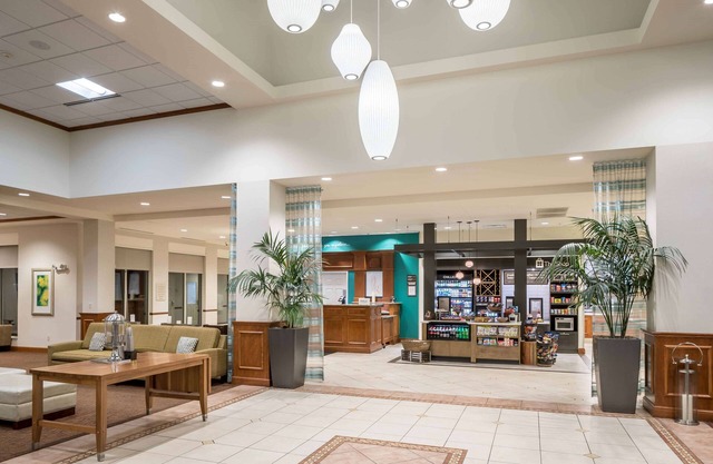 Hilton Garden Inn Lake Forest Mettawa