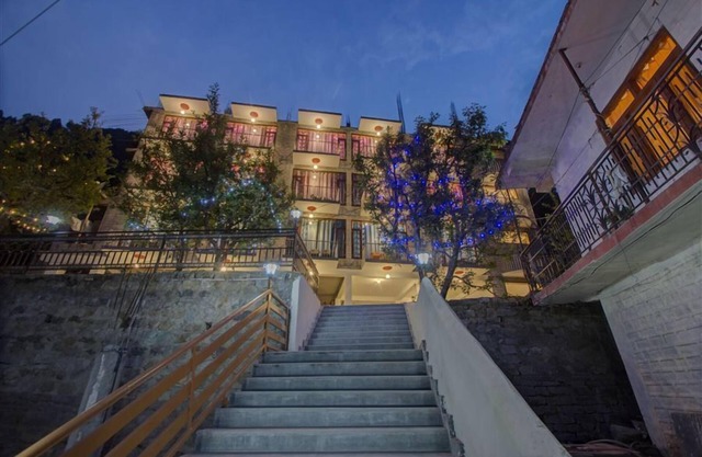Himalayan Apple Zone Hotel