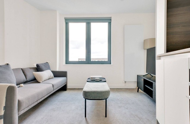 Hip Bromley by Bow Studio w/Concierge, nr Shops & Dining, by Blueground