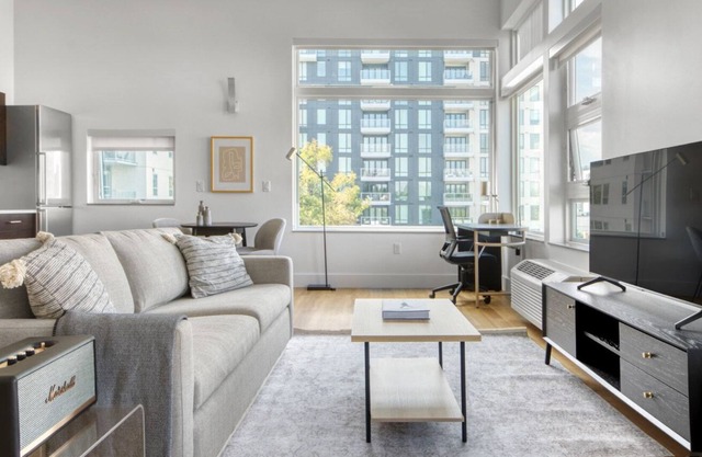 Hip Cherry Creek Studio w/ Lounge & W/D near 2nd Ave shops, by Blueground