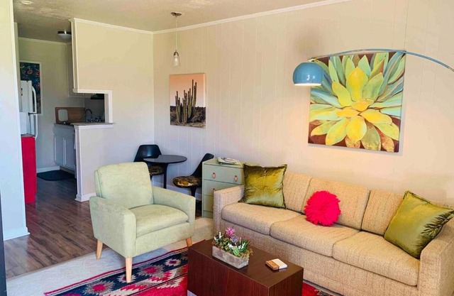 Hippy Ranch Apartment