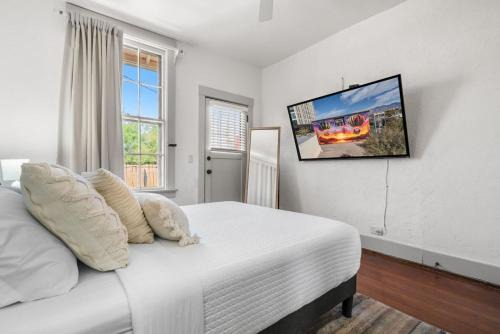 Historic 1 bedroom located near The U of A