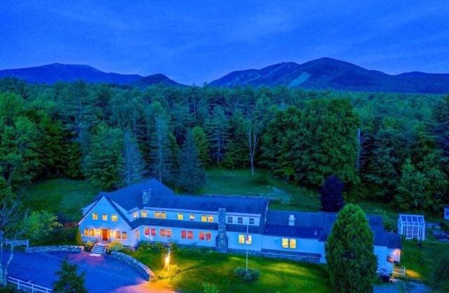 Historic 12 Bedroom Lodge in the White Mountains