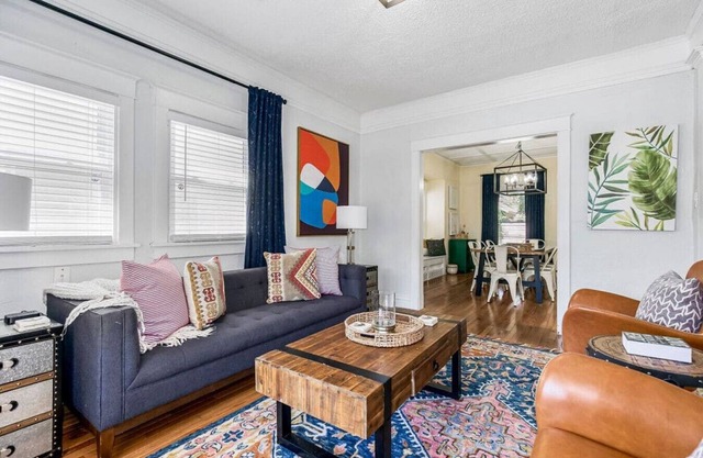Historic 4BR 2.5BA (5 Bed) Home: Near Parks, Museum & Country Club Plaza
