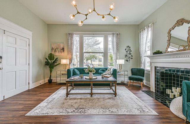Historic Beach House - 5 minute walk to Pleasure Pier!