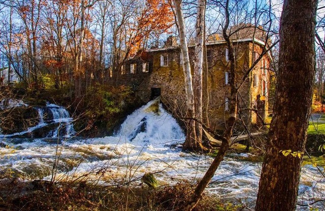 Historic, Converted Mill w/Beautiful Waterfall & Stream, 2 hr drive from NYC
