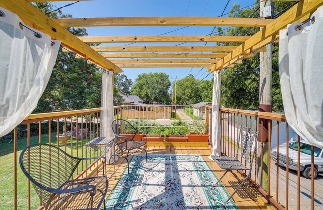 Historic Fort Smith Cottage < 1 Mi to Downtown!