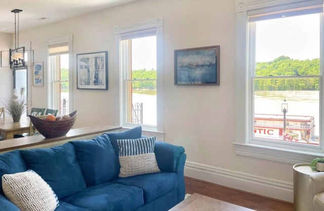 Historic Getaway w/Stunning River Views -3BR Suite