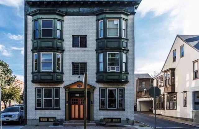 Historic Riverfront Penthouse w/River Views