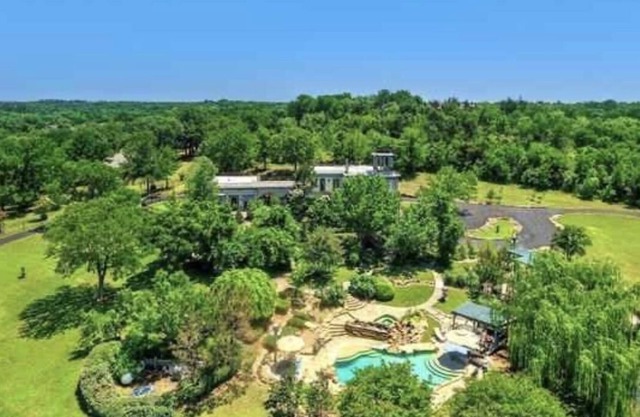 Historical Mansion Beside 174 Acre Disc Golf Park