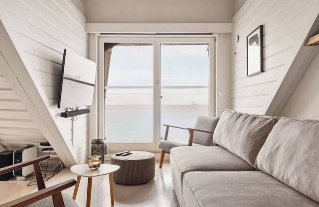 Historical Seaside Apt I 500m To Bryggen - Value!