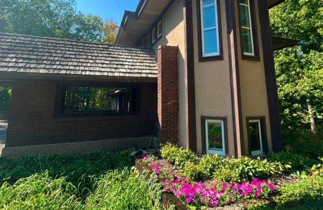 Historical Wayzata Carriage House