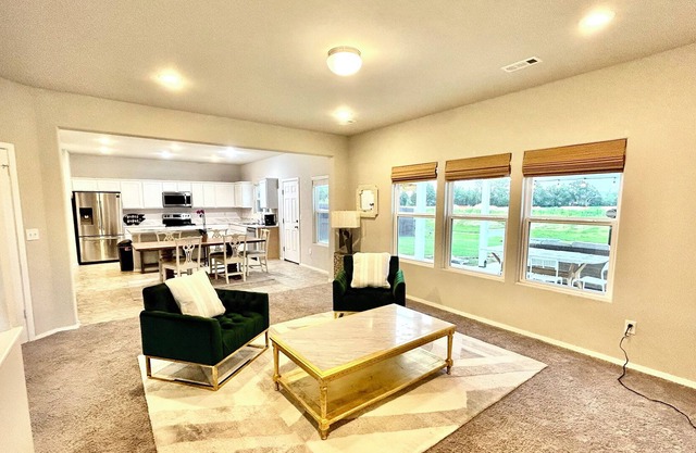 Hog Trail Party! 4 Bed/3bath, 8.5 mi to U of A