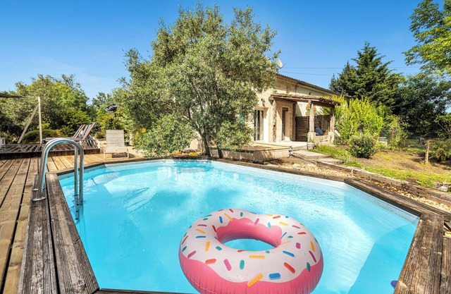 Holiday Home 'Bienvenue À Zot' with Private Pool, Private Terrace and Wi-Fi