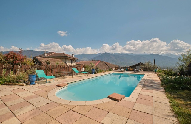 Holiday Home 'Saint Vincent De Mercuze' with Mountain View, Private Pool and Wi-Fi