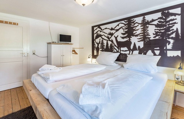 Holiday Apartment "Haus Steinatal" with Balcony, Shared Garden & Wi-Fi