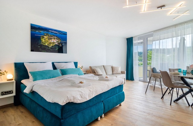 Holiday Apartment Uhldingen - Pool for Families