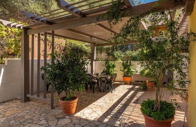 Holiday Apartment "Sapposentu de Dinu" with Wi-Fi, Terrace & Garden