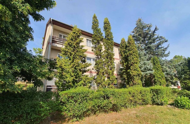 Holiday apartment near the center with Wi-Fi and balcony