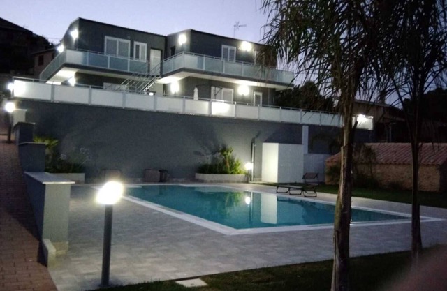 Holiday Apartment 'Appartamento 3 con Piscina' with Pool, Balcony & A/C