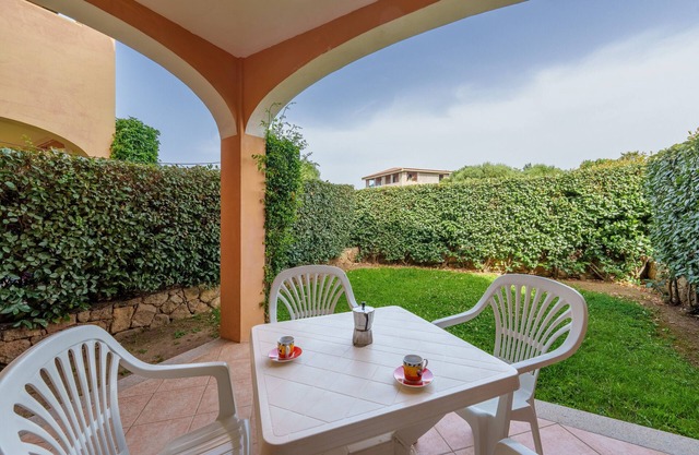 Holiday Apartment "Casa Vacanze Limone" with Private Terrace, Private Garden & A/C