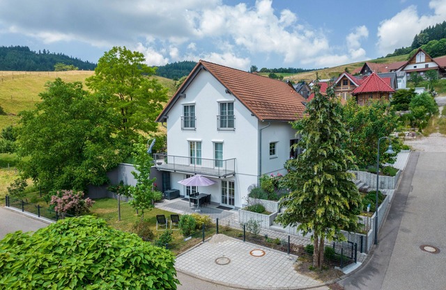 Holiday Apartment 'Ferienwohnung Hohfelsenblick' with Terrace, Balcony & Wi-Fi