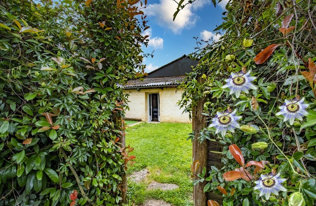 Holiday Apartment "Studio Mini Loft À La Campagne" with Shared Terrace, Private Garden & Wi-Fi