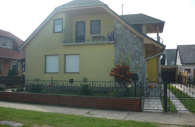 Holiday apartment Balatonboglár for 4 persons with 3 bedrooms - Holiday apartment in one or multi-fa