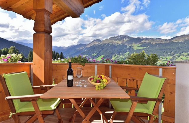 Holiday Apartment 'Joselehof App Arnika' with Mountain View, Shared Terrace and Wi-Fi