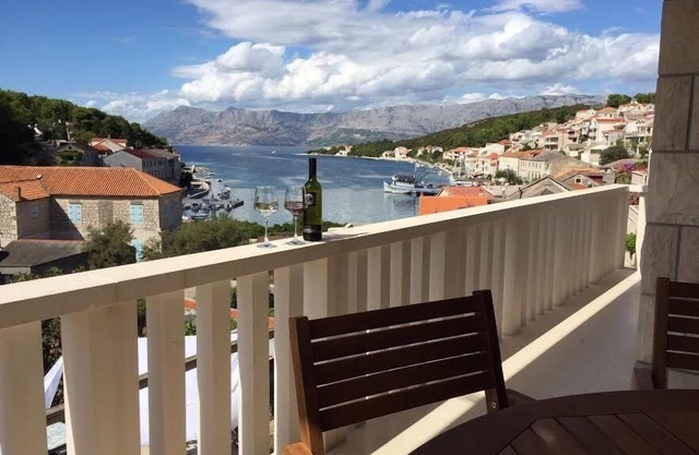 Holiday apartment Povlja for 1 - 8 persons with 3 bedrooms - Holiday house