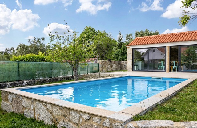 Holiday Apartment 'Casa do Mestre T2' with Mountain View, Pool & Wi-Fi
