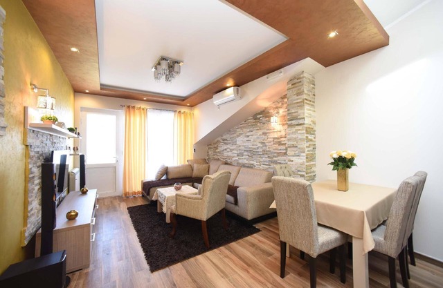 Holiday apartment Tivat for 2 - 4 persons with 2 bedrooms - Twin house