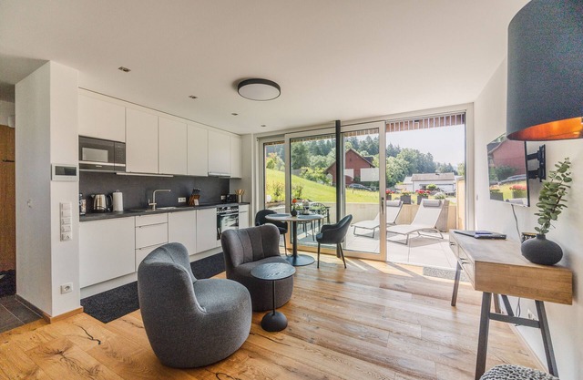 Holiday flat ‘1 room with terrace’, private terrace and Wi-Fi