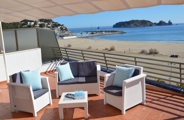 Holiday flat 'Catalonia Atico' near the beach with terrace and air conditioning