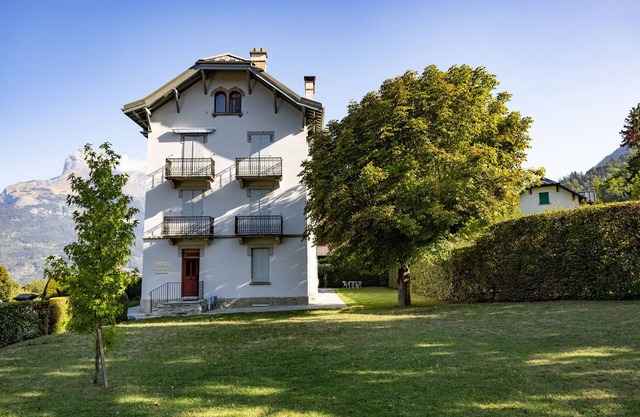 Holiday Studio "Gai Soleil" with Mountain View