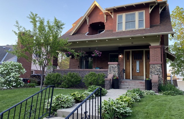 Holiday Haus in Historic New Ulm - sleeps 8+