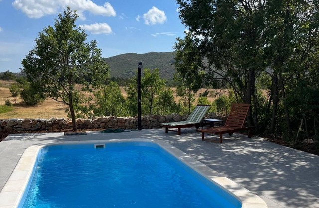 Holiday home Begy with private heated pool