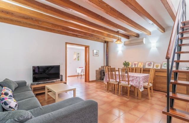 Holiday Home C'as Pobres with Mountain View, Wi-Fi, A/C & Balcony