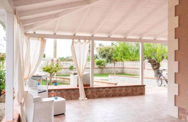 Holiday Home 'Casa Gioia' with Sea View, Garden, Terrace & Wi-Fi