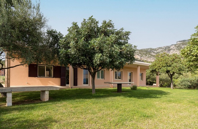 Holiday Home "Casa in Campagna Totale Relax" with Sea View, Private Garden & Wi-Fi