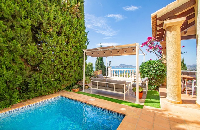Holiday Home 'Chalet Altea' with Sea View, Wi-Fi and Air Conditioning