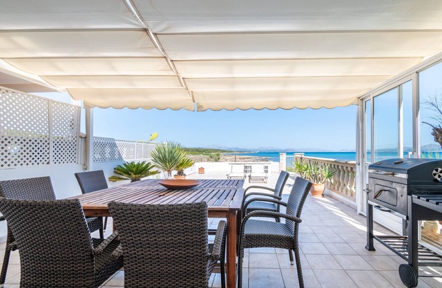 Holiday Home 'Es Mirador' with Sea View, Wi-Fi and Air Conditioning