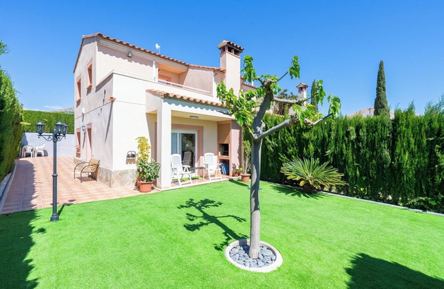 Holiday Home 'Isla Bonita' with Sea View, Wi-Fi and Air Conditioning