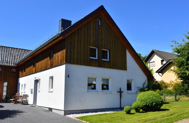 Holiday Home 'Ferienhaus Familie Sommer' with Private Terrace, Shared Garden and Wi-Fi