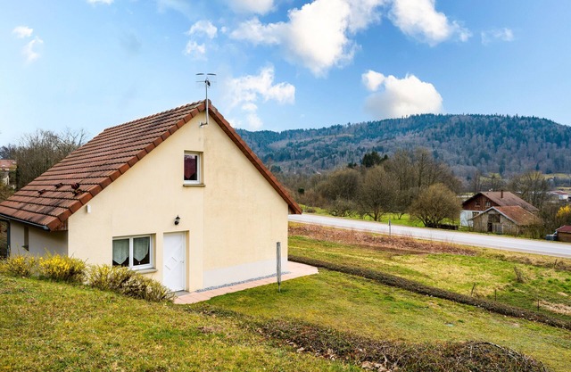 Holiday Home 'Gîte Cerf' with Private Terrace, Wi-Fi and Air Conditioning